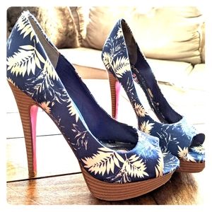 Paris Hilton 5inch heels/peeptoe, satin material blue and white, sole hot pink